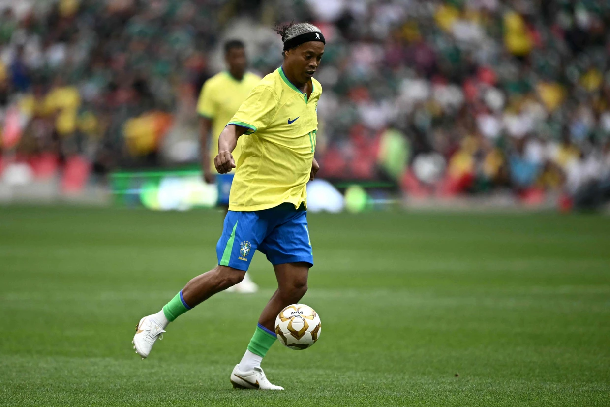 Zauberfuß Ronaldinho bei einem Legendenspiel in Mexiko