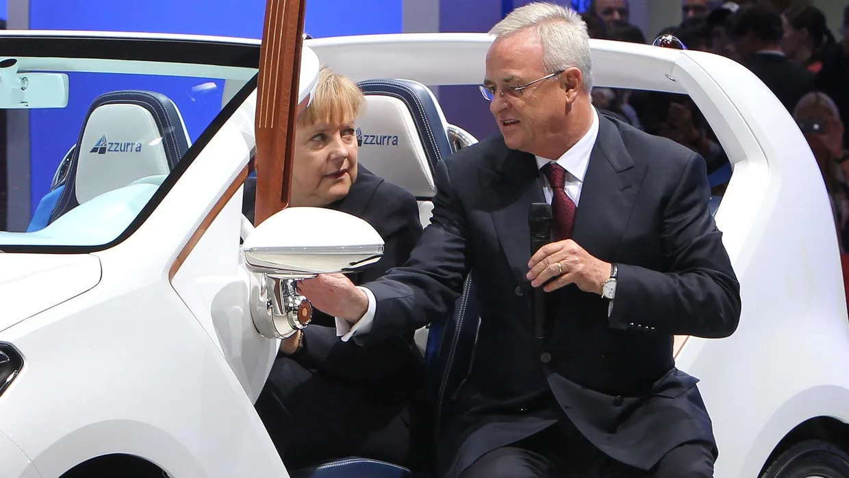 Ein Treffen von vielen: Martin Winterkorn, damals VW-Chef, und Angela Merkel, damals Bundeskanzlerin, im Jahre 2015 auf der Automobilmesse IAA