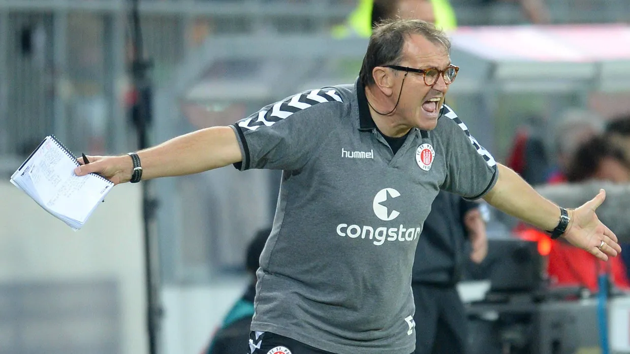 Nicht zufrieden: Ewald Lienen hätte lieber einen Sieg von St. Pauli gesehen