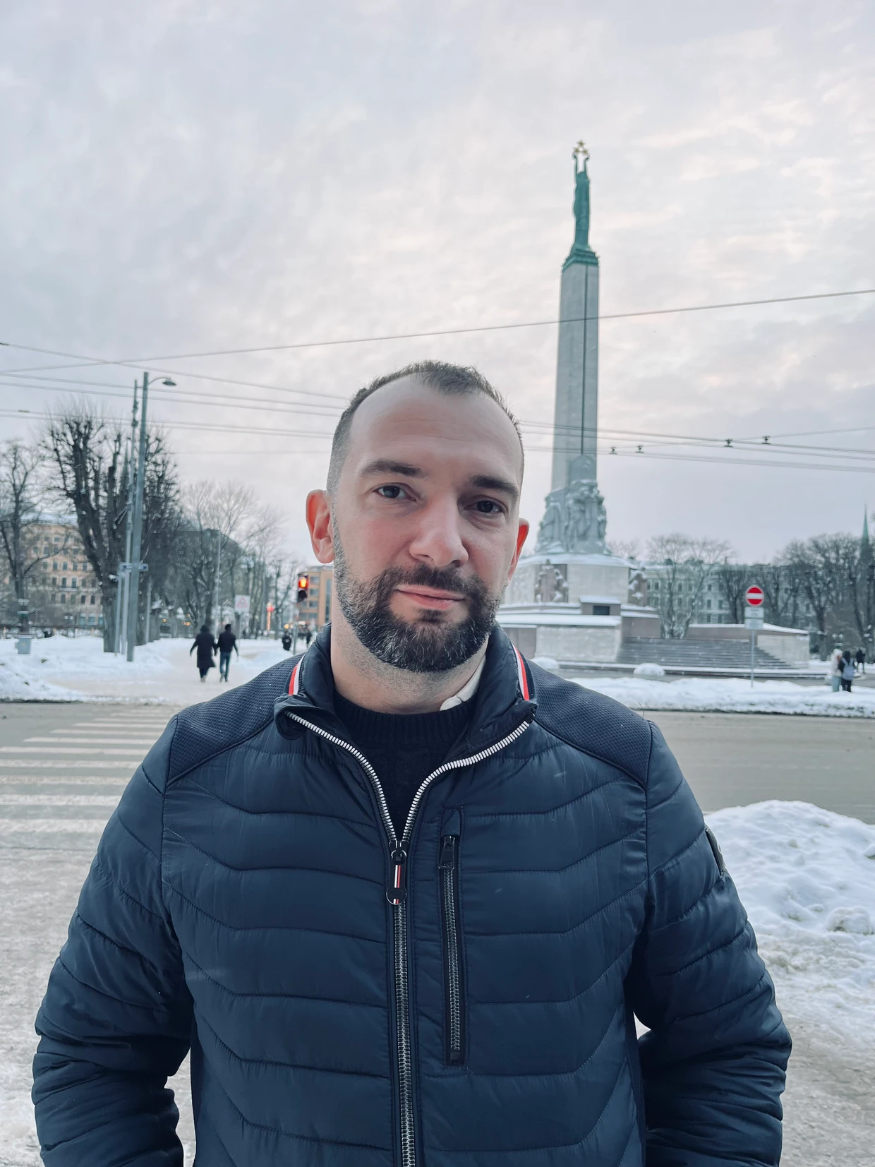 Neben dem Freiheitsdenkmal: Alexandr Polupan