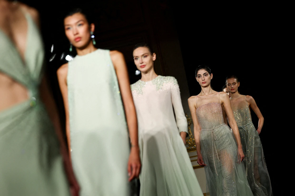 Silvana Armani setzt auf fließende Stoffe.