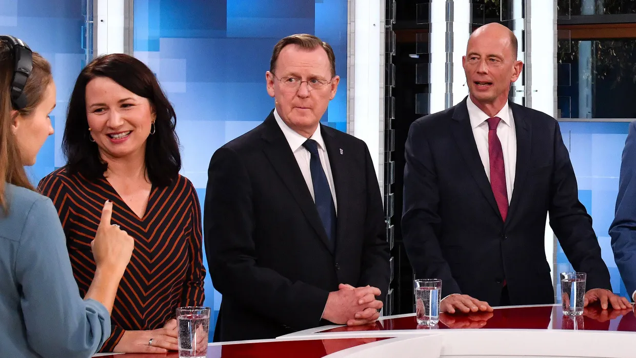 Die Spitzenkandidaten bei der Thüringer Landtagswahl Anja Siegesmund (2.v.l-r, Grüne), Bodo Ramelow (Die Linke), Wolfgang Tiefensee (SPD) in einer Sendung des MDR.