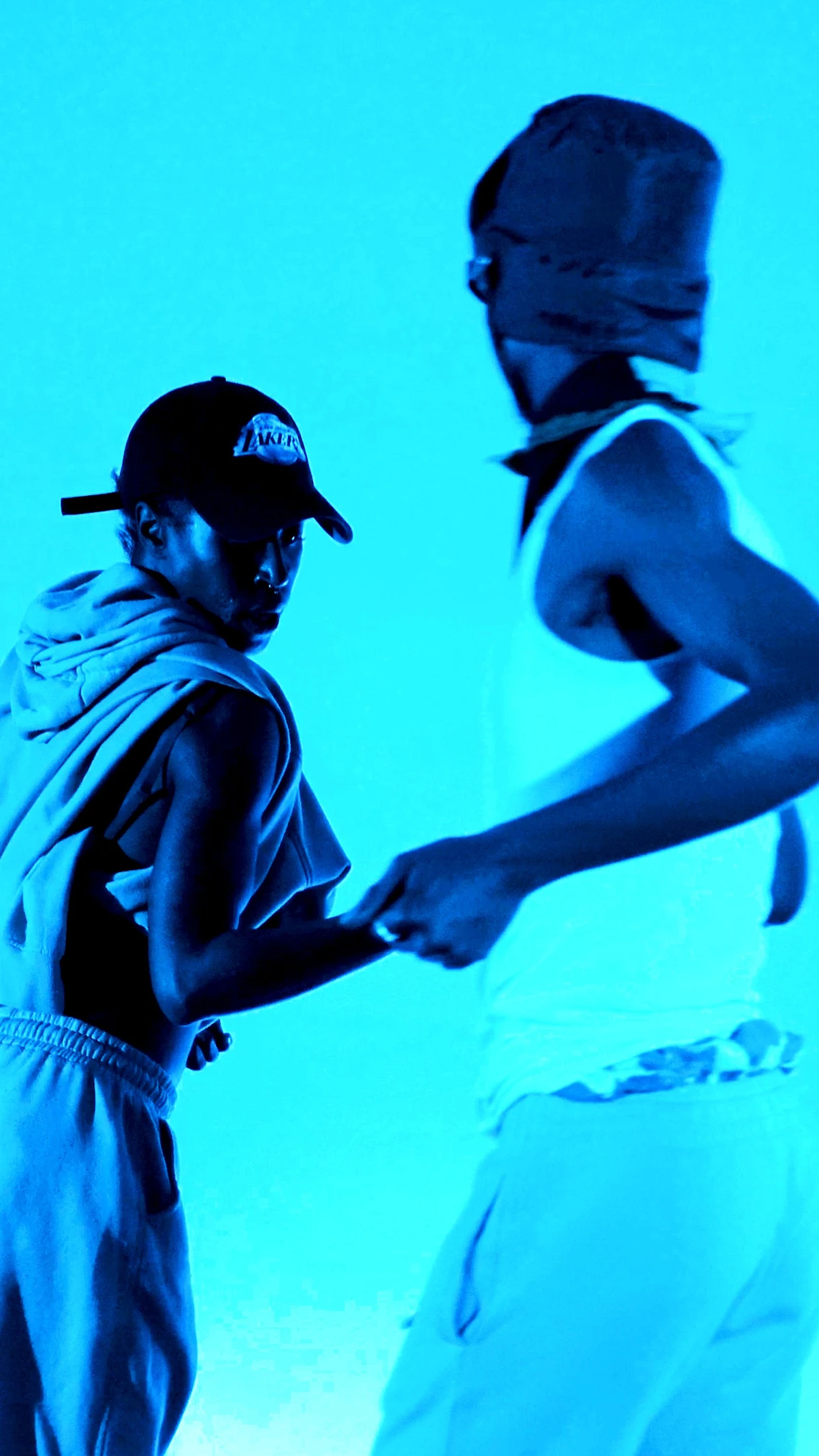 Noch einmal „Fuego Contigo“, diesmal nicht in Feuerrot, sondern Himmelblau getaucht