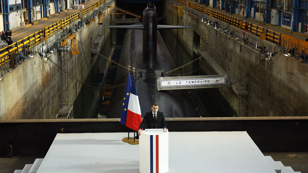 Der französische Präsident Emmanuel Macron am Montag bei seiner Grundsatzrede auf dem nuklearen Marinestützpunkt Ile Longue in Crozon
