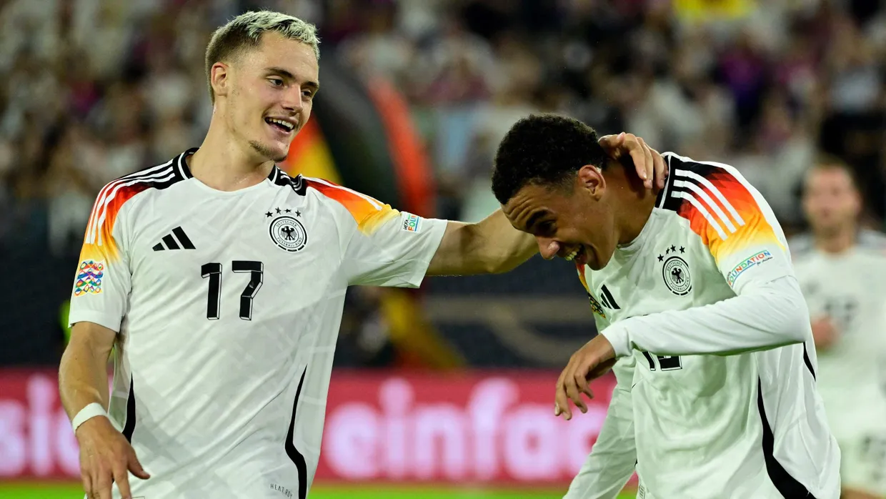 Den Schalk im Nacken, die Brillanz im Spiel: Florian Wirtz (links) und Jamal Musiala