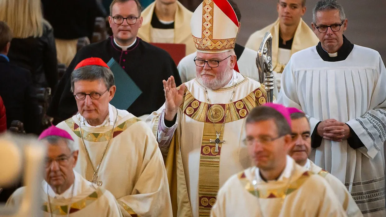 Kardinal Marx (Mitte) bei der Eröffnungsmesse der Herbsttagung der Deutschen Bischofskonferenz im Fuldaer Dom
