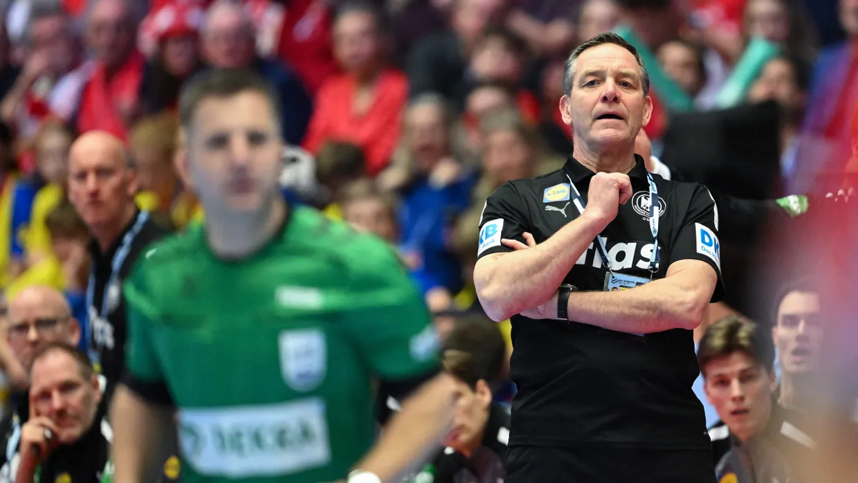 Zwei große Erfolge: Gislason an der DHB-Seitenlinie.
