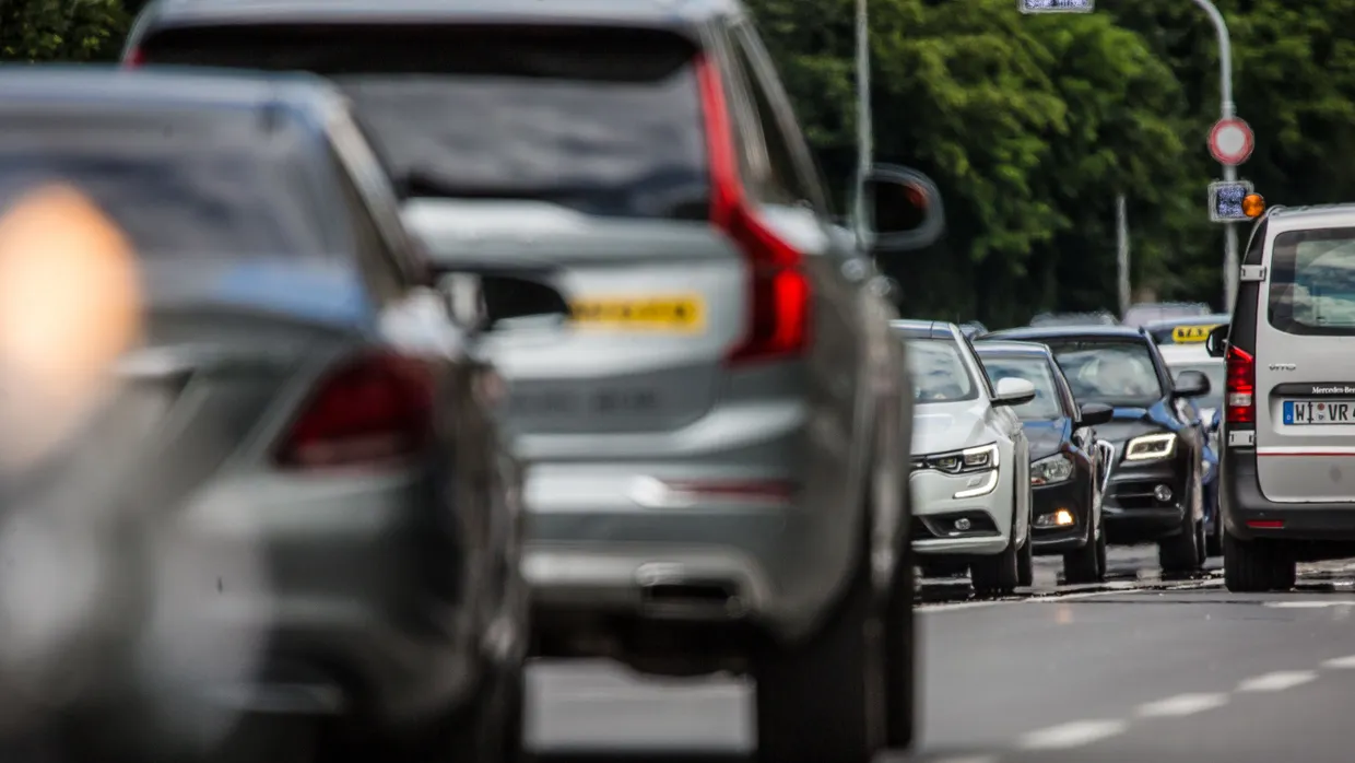 Neue Abgasgrenzwerte in 2025 bringt Autobranche Probleme.