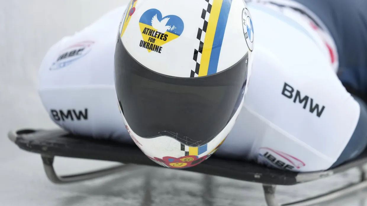 Mit neuem Helm im Eiskanal: Wladyslaw Heraskewytsch aus der Ukraine