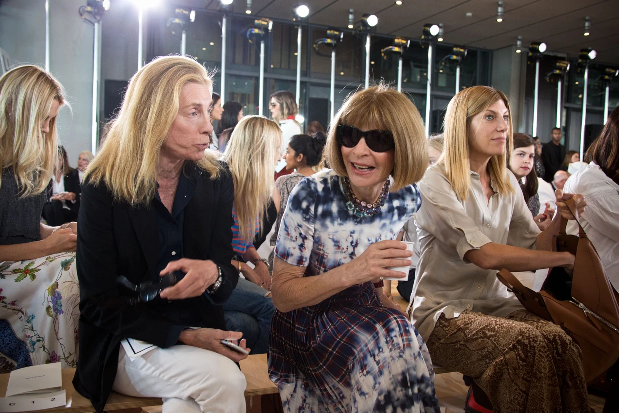 Vor der Modenschau von Tory Burch im September 2016 in New York: Anna Wintour mit ihren Redakteurinnen Tonne Goodman (links) und Virginia Smith