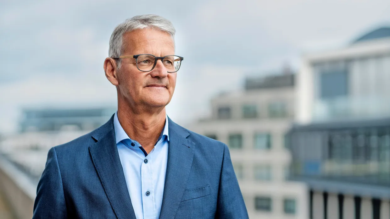 Der Volkswirt Gerald Gaß, 61, ist seit 2021 als Vorstandsvorsitzender der Deutschen Krankenhausgesellschaft der oberste Interessenvertreter der Kliniken. Vorher führte er die Geschäfte des Landeskrankenhauses Rheinland-Pfalz in Andernach.