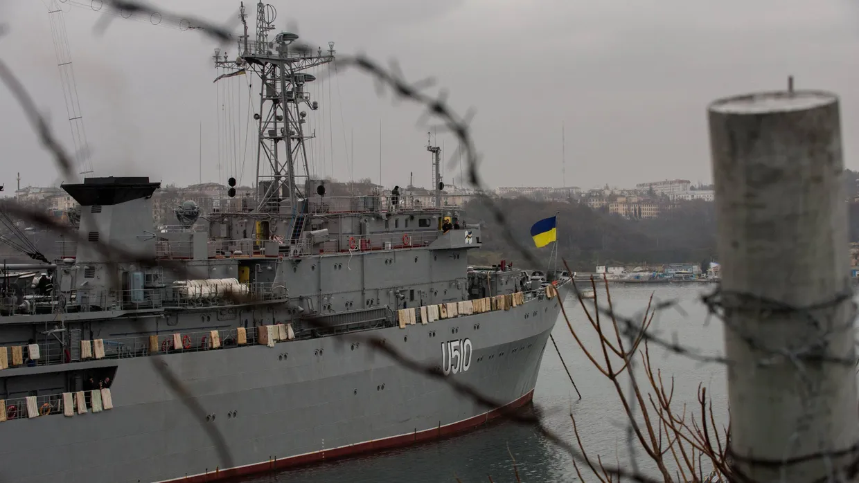 Alarmbereitschaft: ein ukrainisches Kriegsschiff im Hafen von Sewastopol