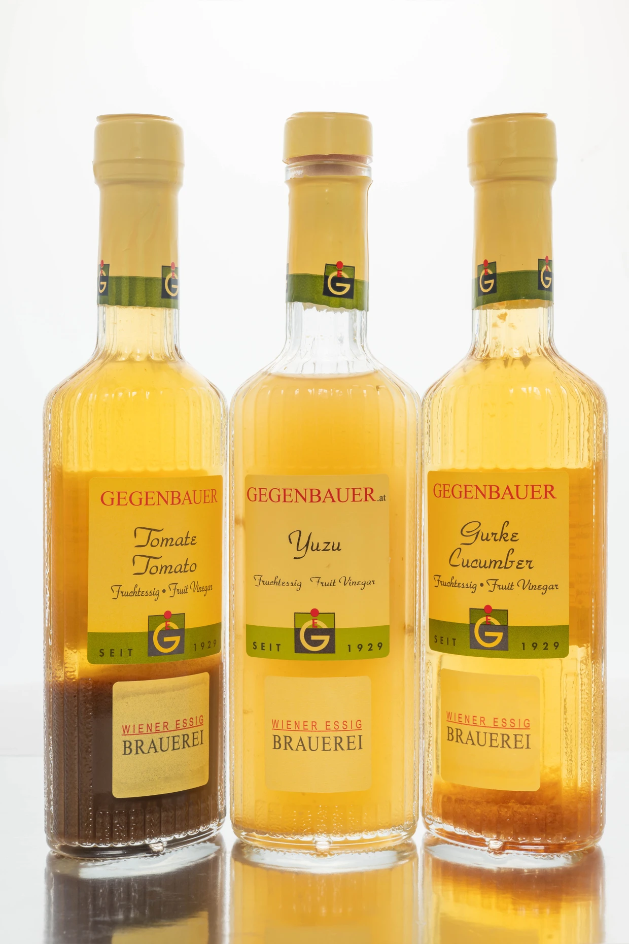 Die Fruchtessige von Erwin Gegenbauer eignen sich sehr gut zum Würzen von Gerichten. Sie unterstreichen die jeweiligen Hauptzutaten oder bilden einen reizvollen Kontrast. Besonders der Yuzu-Essig ist eine äußerst delikate Alternative zu Zitronensaft.