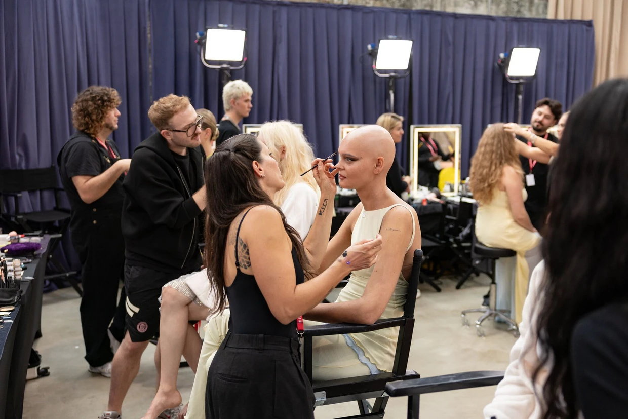 Deseos de más duchas: Kim con la mascarilla