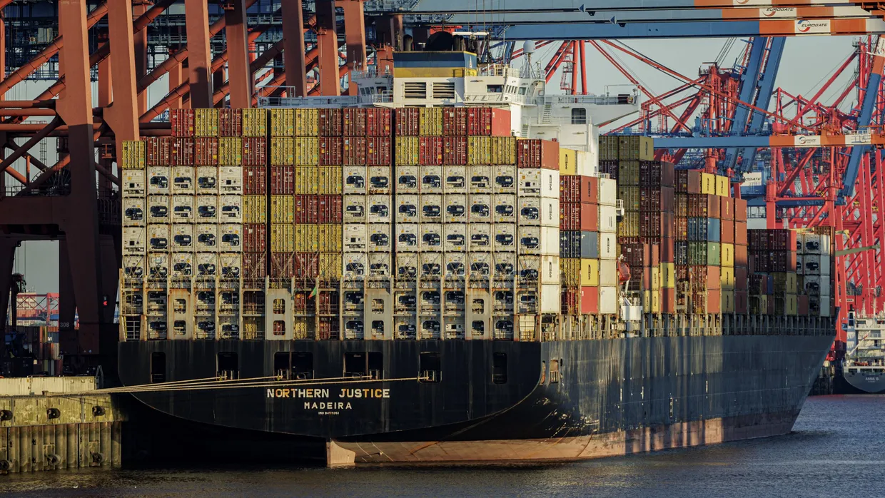 Entladung: Ein Frachter im Hamburger Hafen
