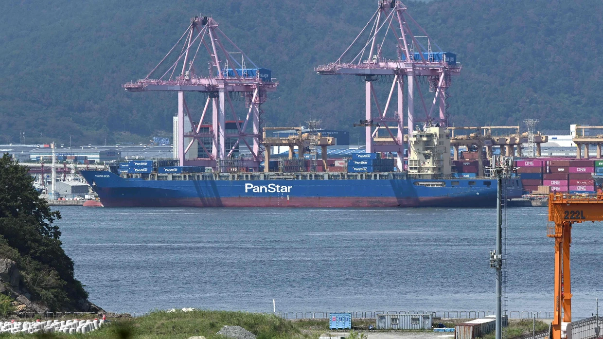 Südkorea schickt das Containerschiff „PanStar Acro“ durch die Arktis.
