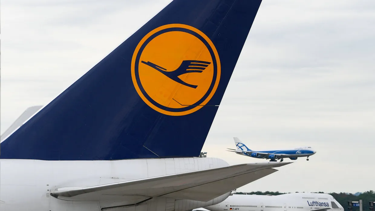 Heckflosse einer Lufthansa-Maschine