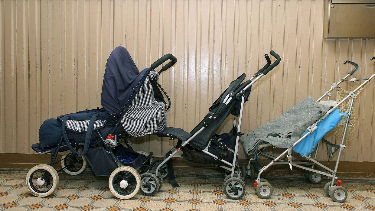 Rad, Kinderwagen, Schuhschrank: Was drfen Mieter im Treppenhaus abstellen?  | FAZ