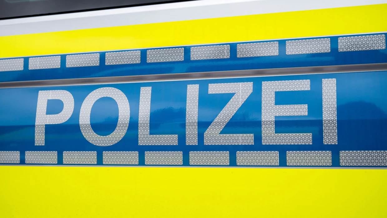 Die Polizei fahndet nach dem Täter.