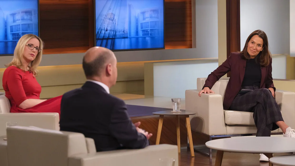 Alena Buyx (Professorin für Medizinethik und Vorsitzende des Deutschen Ethikrates) und Olaf Scholz sind zu Gast bei Anne Will.