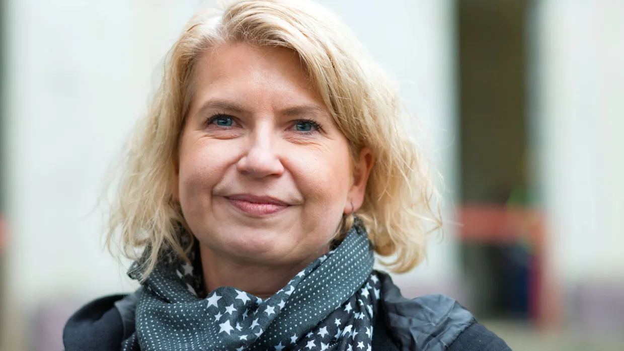 „Es ist keineswegs so, dass wir die Entwicklung verschlafen hätten“, sagt Bildungsdezernentin Sarah Sorge zum derzeitigen Platzmangel an Frankfurts Gymnasien.