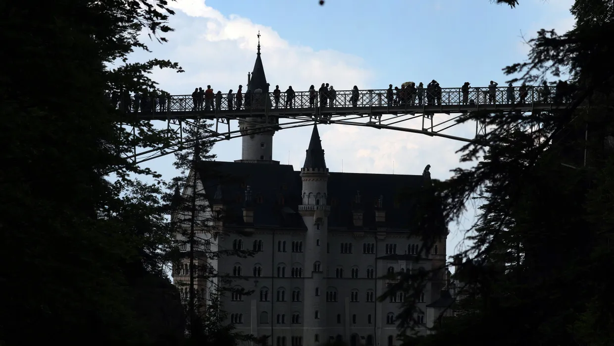 Schon jetzt eine Touristenattraktion ersten Ranges: Blick auf di Marienbrücke vor Neuschwanstein