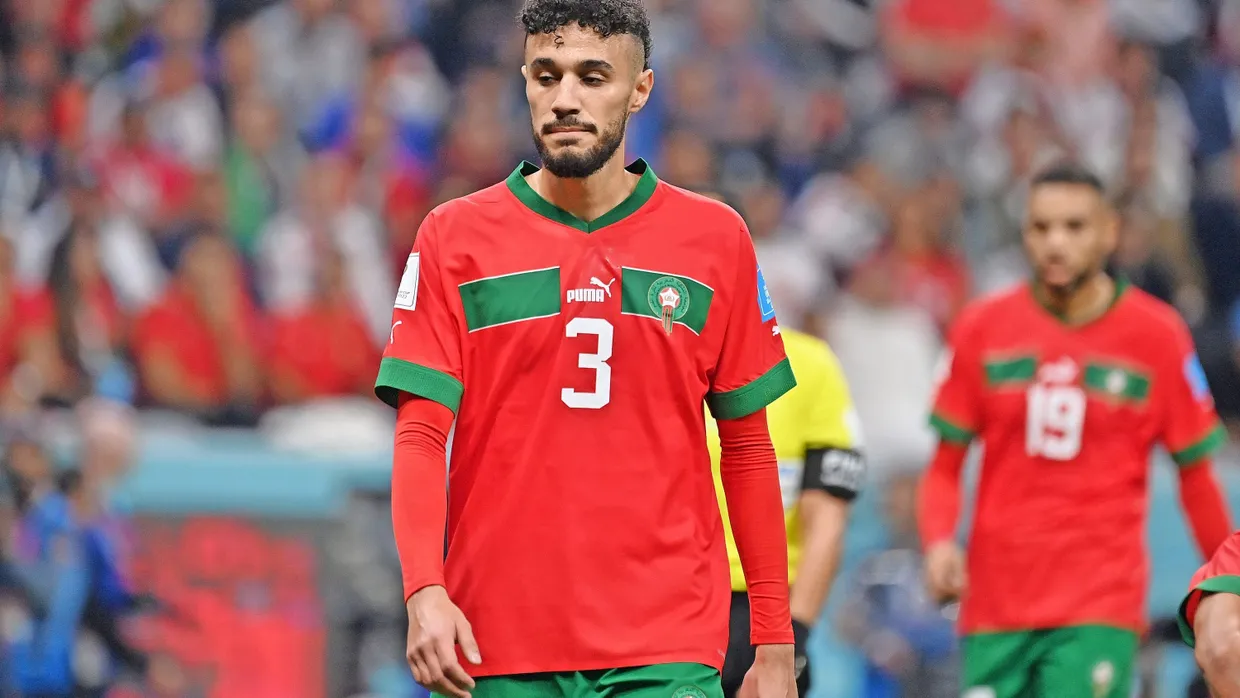 Mazraoui kommt nicht so fit zu den Bayern, wie erhofft.