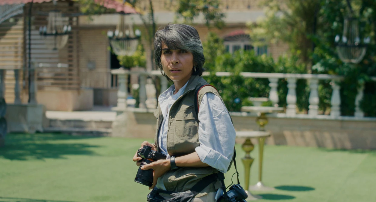 Ohne Kopftuch: Die Fotografin Shiva (Mariam Afshari)