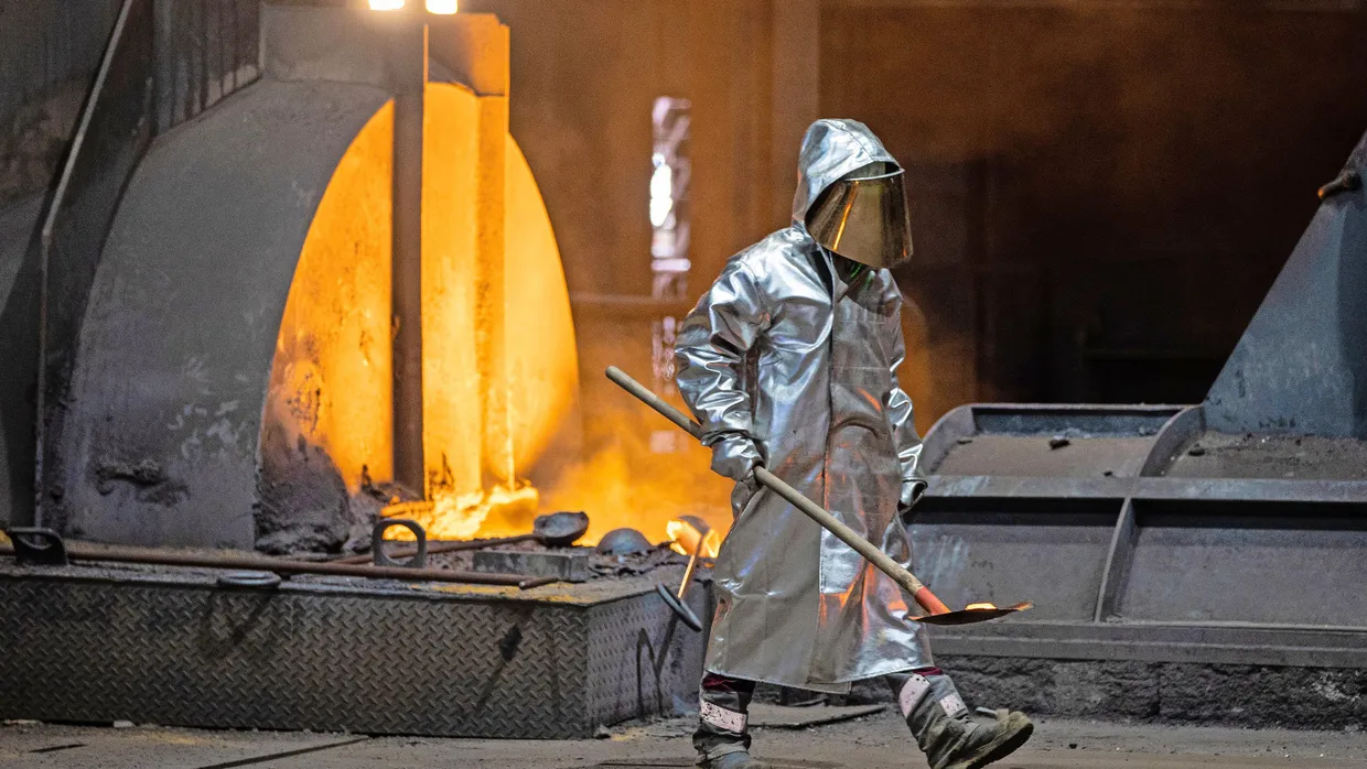 An einem Hochofen von Thyssenkrupp: Die Stahlherstellung soll grün werden.