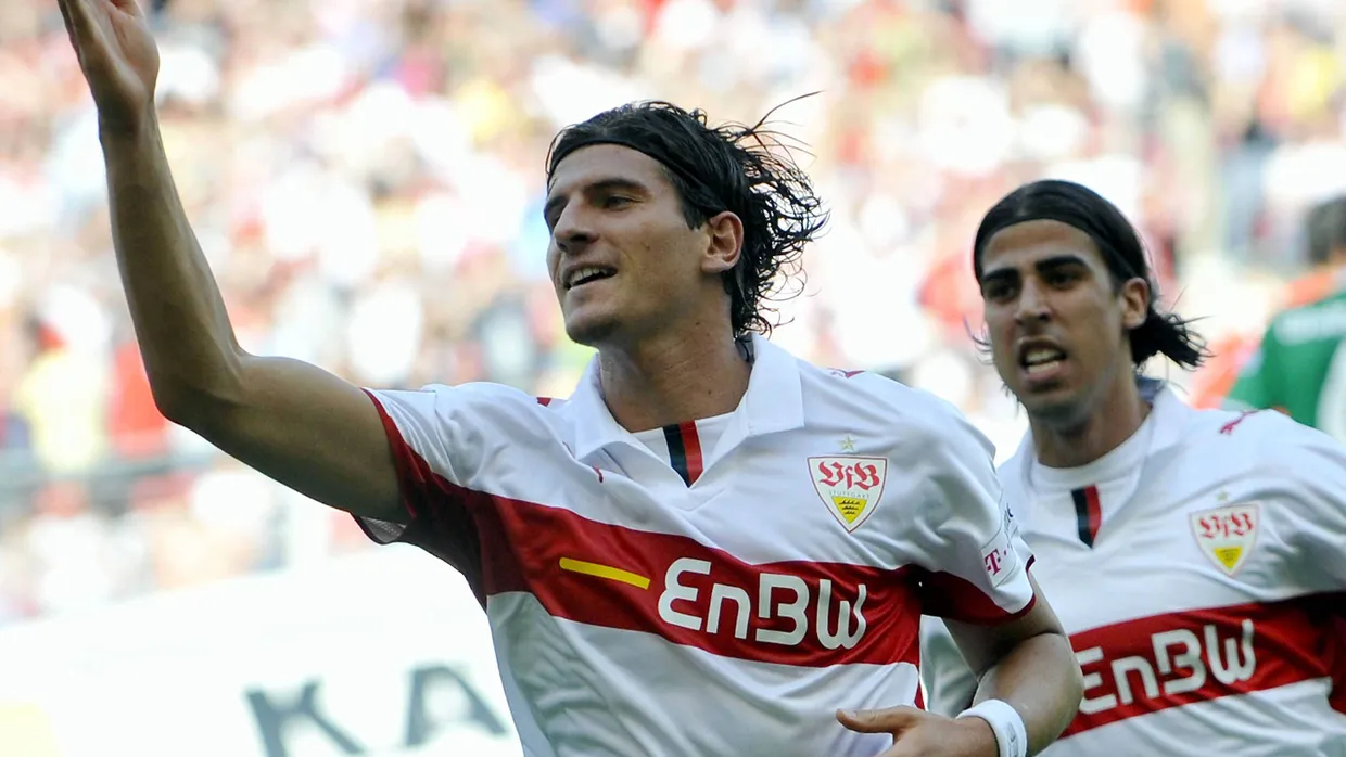 Das waren noch Zeiten: Mario Gomez (links) jubelt mit Sami Khedira im Trikot des VfB Stuttgart.