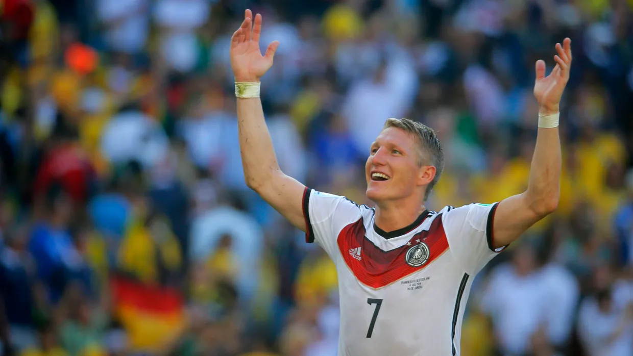 Bastian Schweinsteiger feiert den Sieg über Frankreich