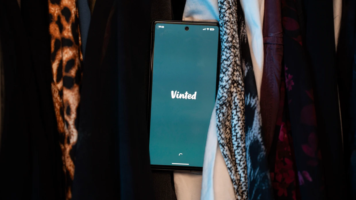 Zieht auch unseriöse Anbieter an: Logo der Plattform Vinted
