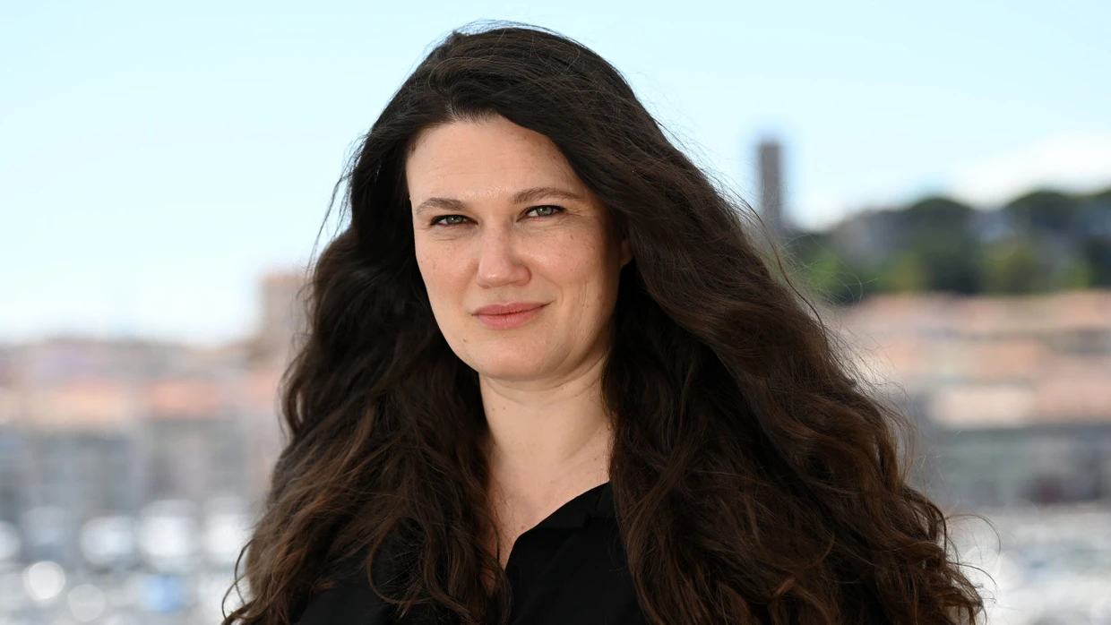 Mascha Schilinski hat mit „In die Sonne schauen“ Chancen auf eine Oscar-Nominierung in der Sparte International Feature Film.