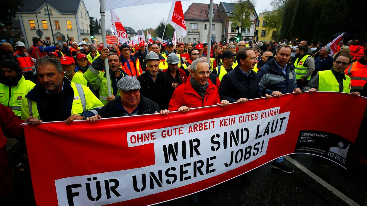 Nicht nur Umweltschützer können demonstrieren, auch die Beschäftigten in der Kohle-Industrie haben nun 20.000 Arbeiter mobilisiert. Die Demonstration stand unter dem Motto: „Wir sind laut für unsere Jobs“.