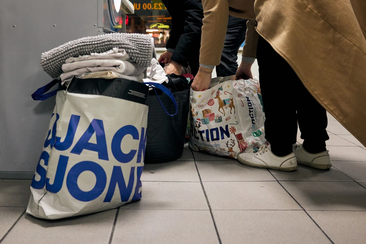 Bolsillos llenos: Özlem y Bülent recogieron la ropa en Navidad y Año Nuevo.