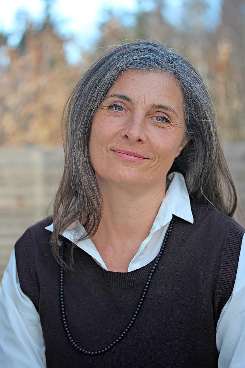 La consultora de diseño de interiores Jeanette Gutenberg vive y trabaja en Suecia desde hace 22 años. Junto con Eva Jarlsdotter publicó el libro “Vive con sencillez y cómo hacerlo”.