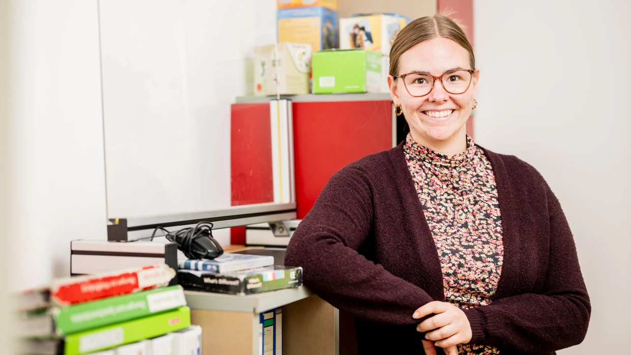Yvonne Fekete arbeitet als Logopädin. Sie selbst ist vom Stottern betroffen, hat sich aber Techniken angeeignet, um flüssiger sprechen zu können.