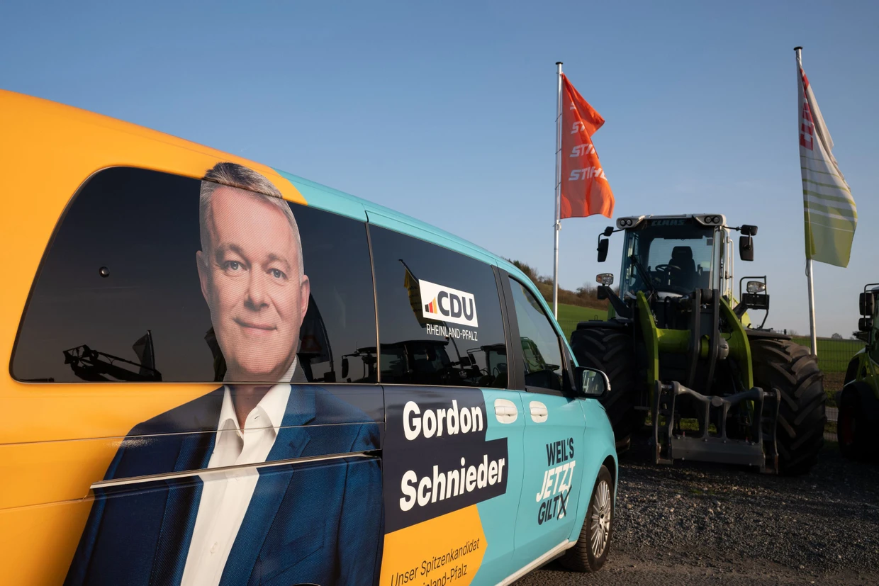 Schnieders Wahlkampfbus