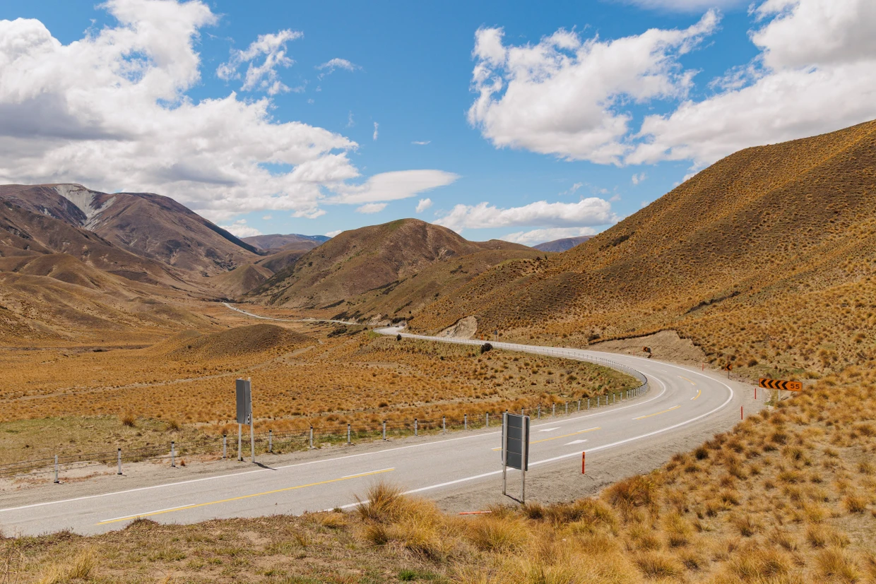 Nicht mit einer deutschen Autobahn zu vergleichen: Ein Highway in Otago in Neuseeland