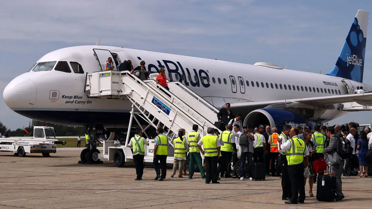 An Bord einer Jetblue-Maschine beschimpften zwei Männer Ivanka Trump. Sie mussten das Flugzeug verlassen. (Archivbild)
