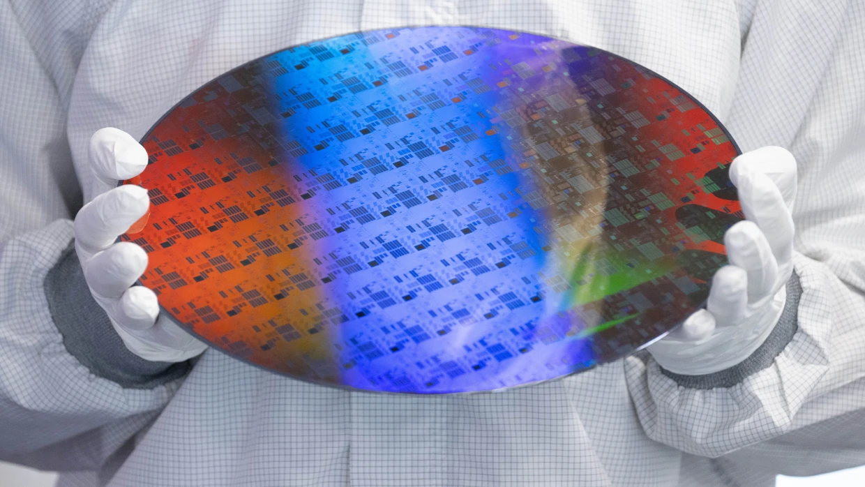 Auf diesem Wafer entstehen Chips, die getestet werden müssen. In Japan gibt es mehr als 60 börsennotierte Halbleiterunternehmen entlang der gesamten Wertschöpfungskette.