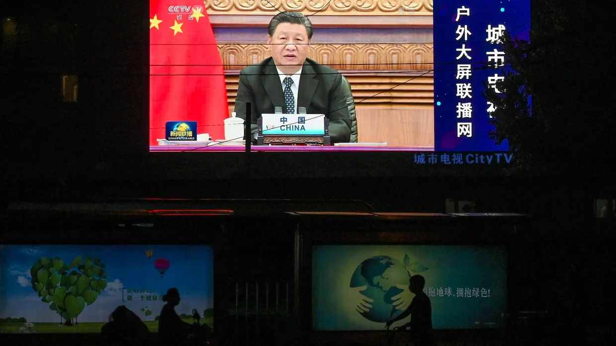 Gesprächspartner: Ein Bildschirm zeigt am Freitag Xi Jinping beim virtuellen BRICS-Treffen.