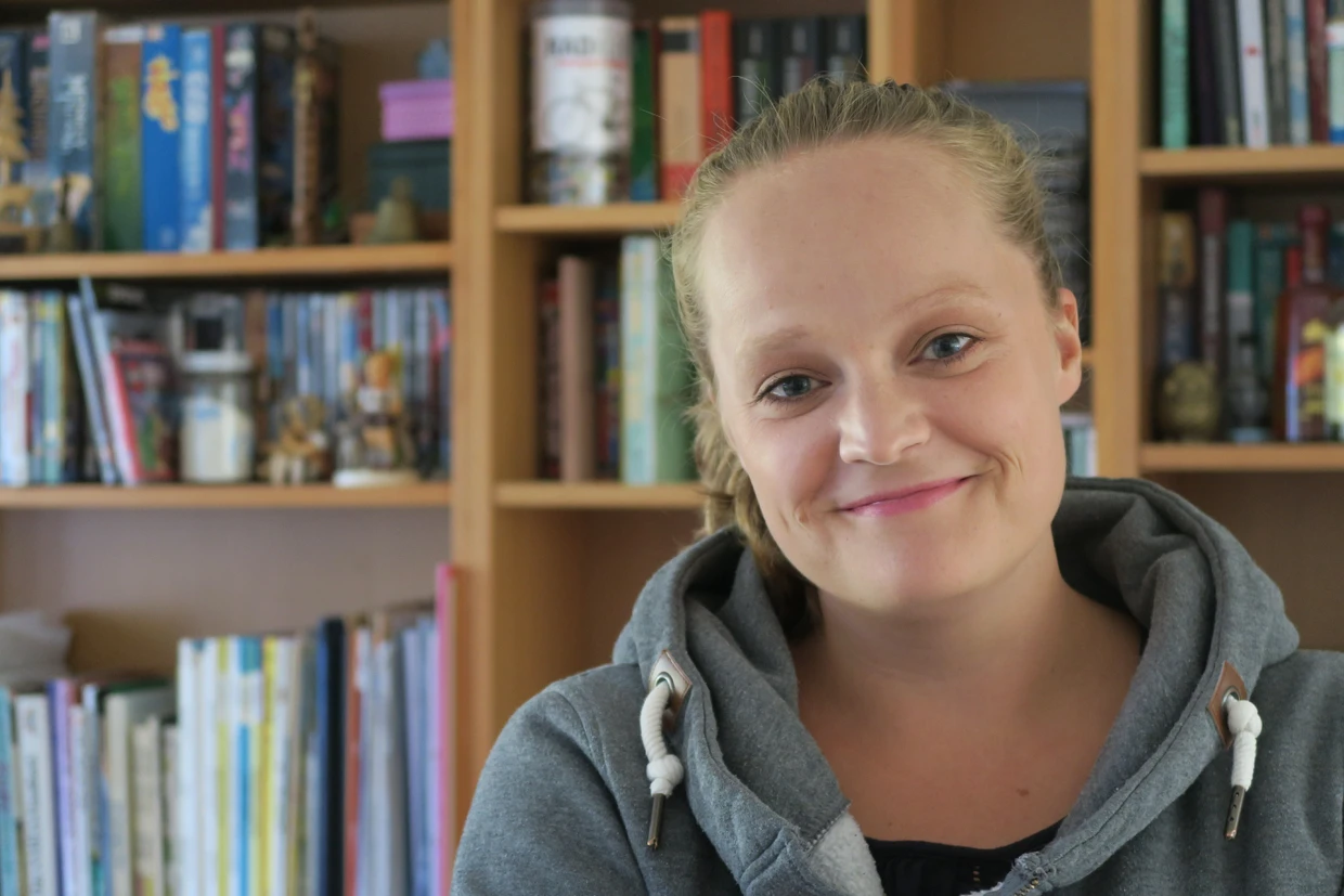 Sie hat selbst mit an der KI-Entwicklung zu ihrem Roman „Pantopia“ gearbeitet: Theresa Hannig.