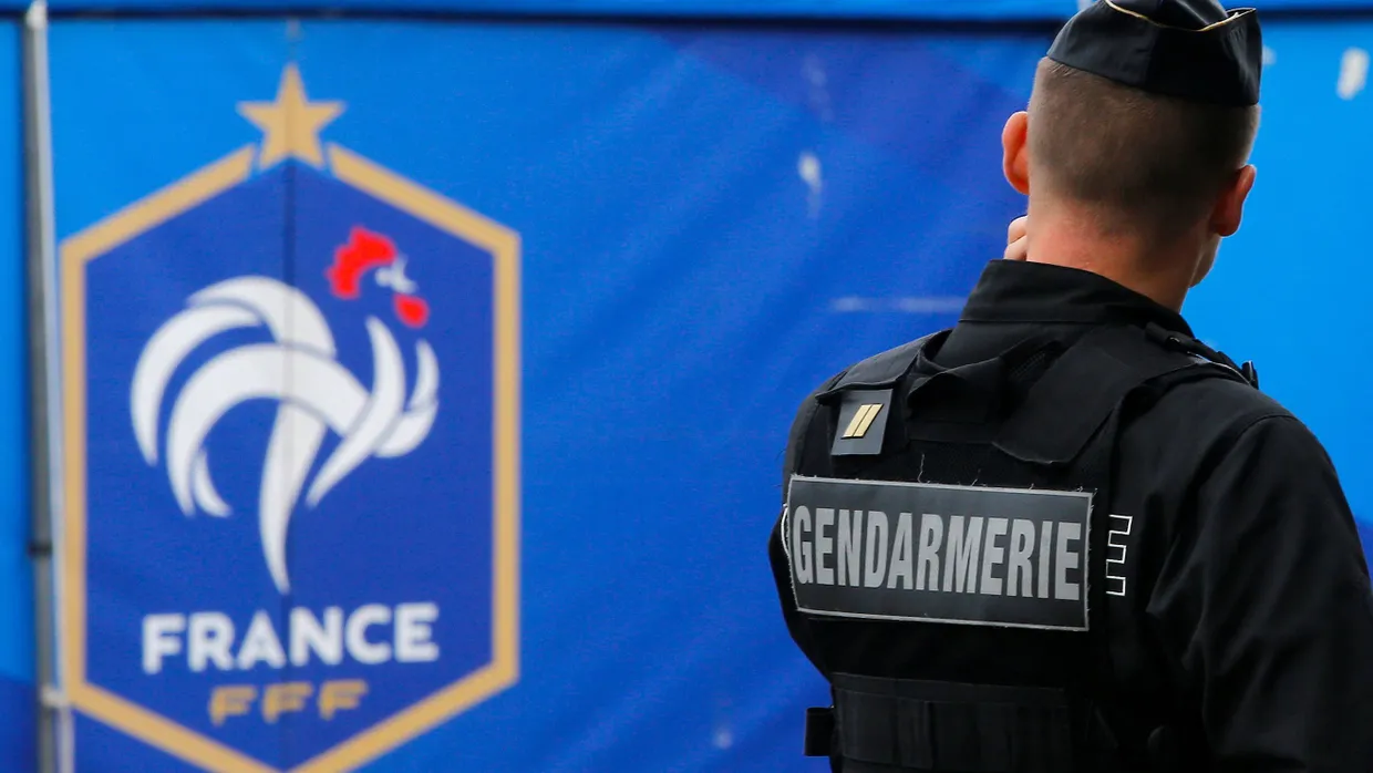 Aufschwung oder Sicherheitsrisiko? Die Fußball-EM in Frankreich wird zum Wagnis.