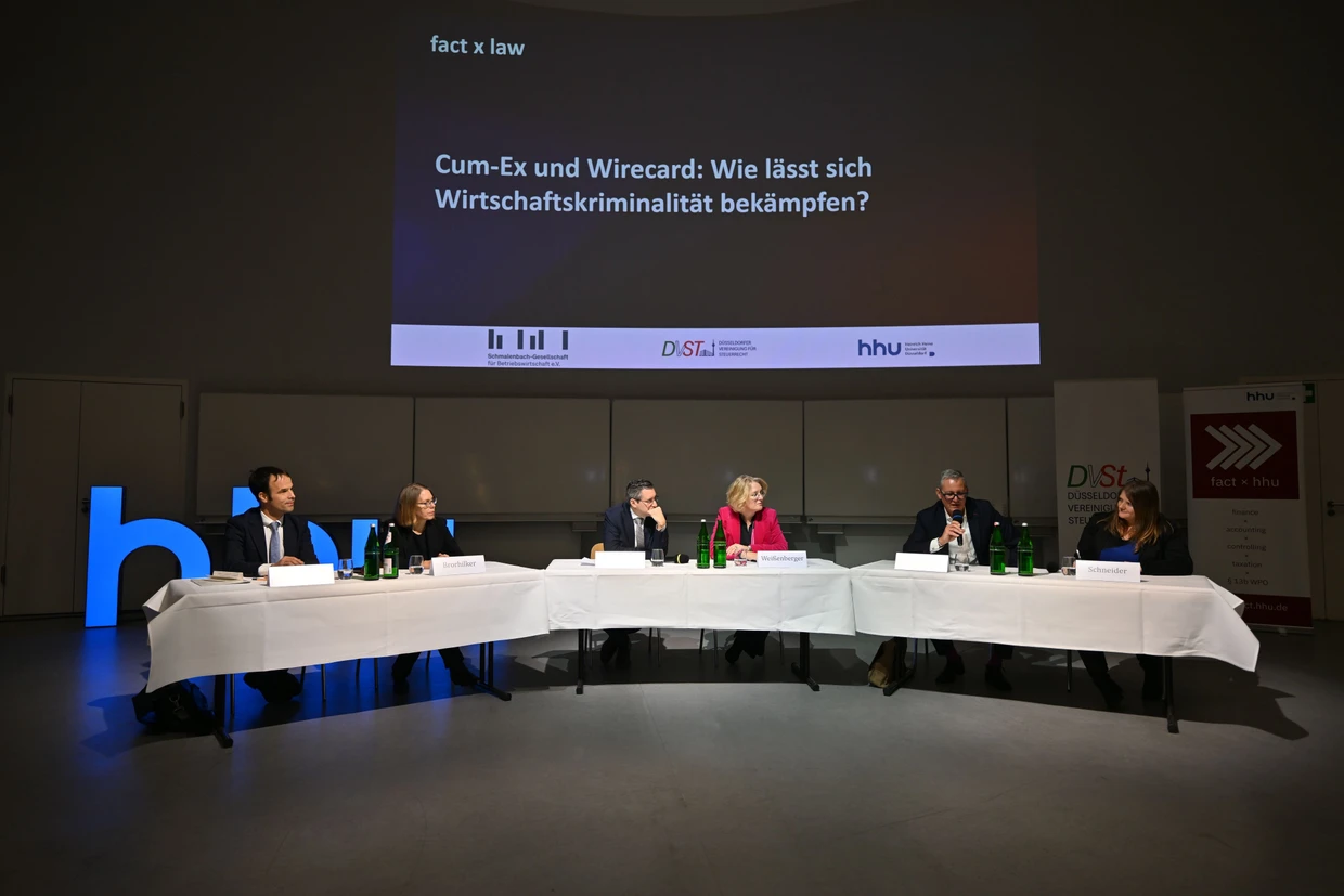 Erfahrungen aus Wissenschaft und Praxis: Matthias Valta, Anne Brorhilker, Till Zimmermann, Barbara Weißenberger, Martin Wambach und Anne Schneider (von links nach rechts)
