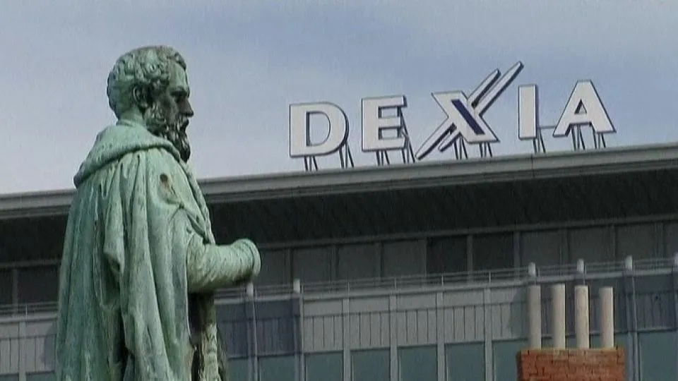 Die mit ihrem Griechenland-Engagement ins Schlingern geratene Bank Dexia wird verstaatlicht. Das belgische Geschäft übernimmt für vier Milliarden Euro die Regierung in Brüssel.