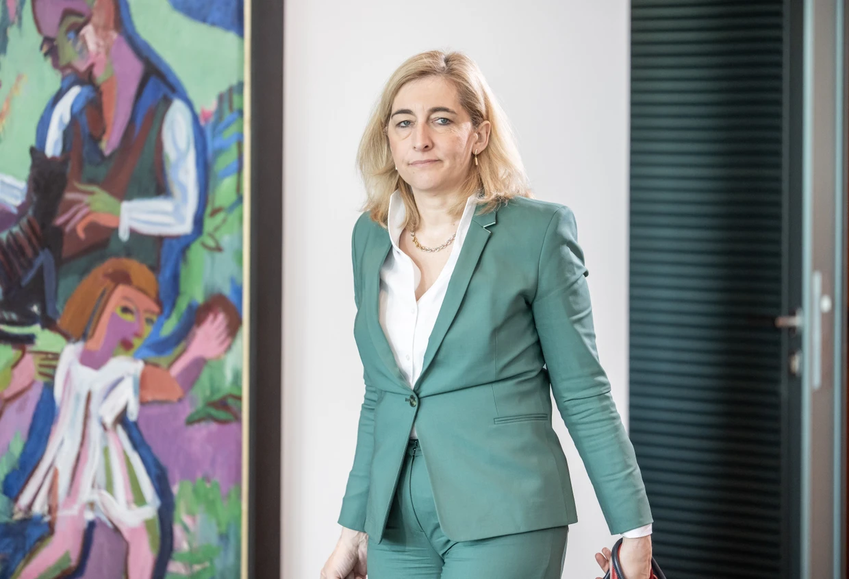 Bundesgesundheitsministerin Nina Warken (CDU) Ende April vor einer Sitzung des Bundeskabinetts