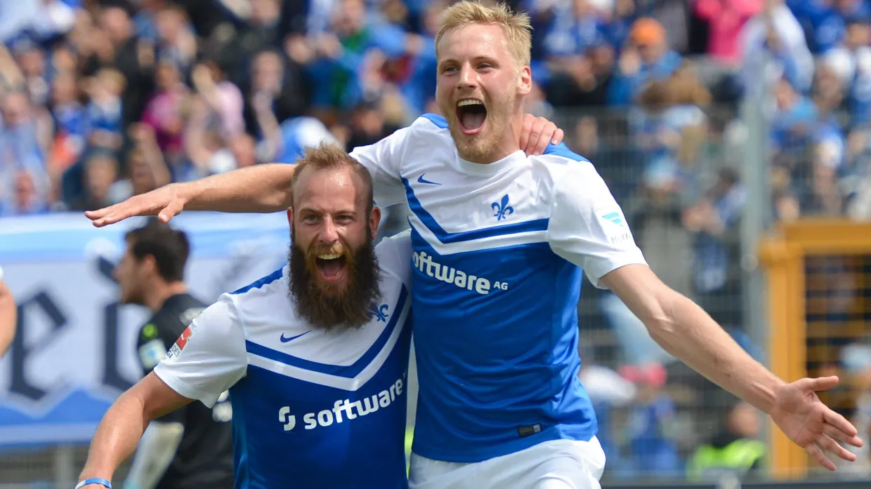 Besessen vom Erfolg: Die Darmstädter Profis Marco Sailer (links) und Hanno Behrens beim 3:1-Sieg gegen Kaiserslautern