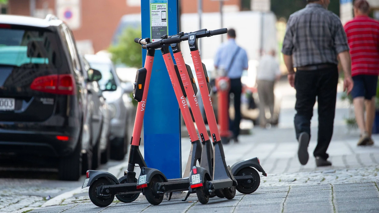E-Tretroller werden auch E-Scooter oder Elektro-Tretroller genannt.