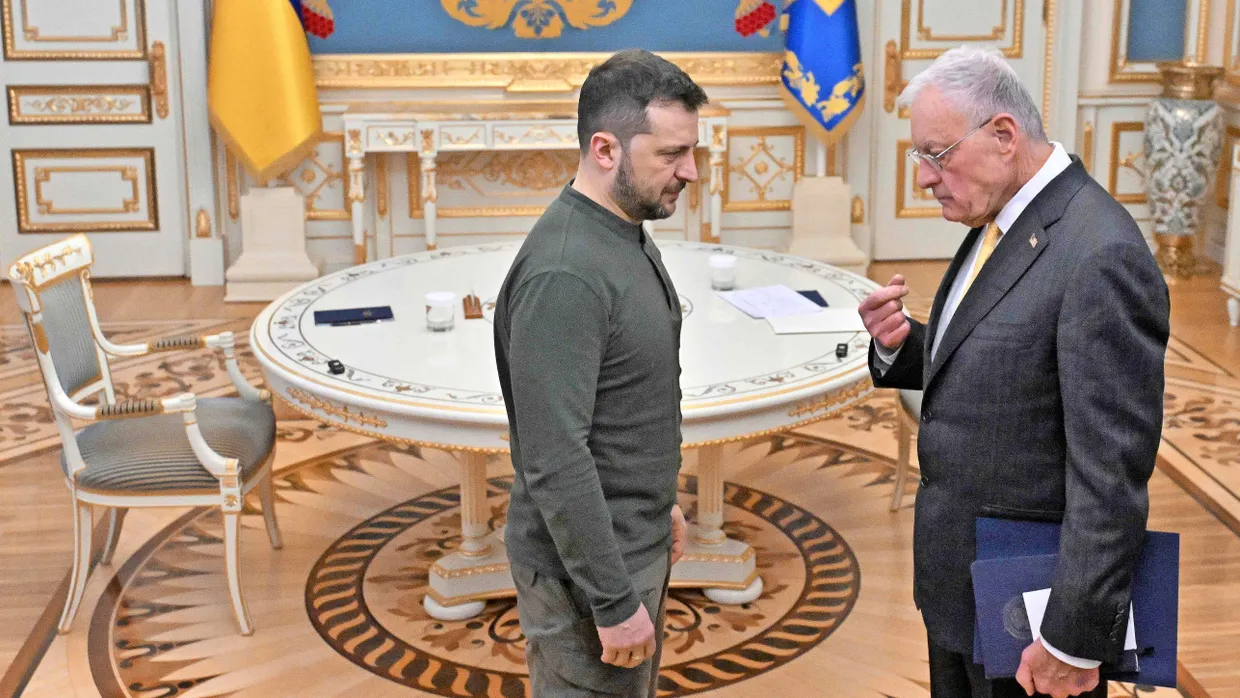 Präsident Selenskyj am Donnerstag mit Trumps Sondergesandtem Keith Kellogg in Kiew